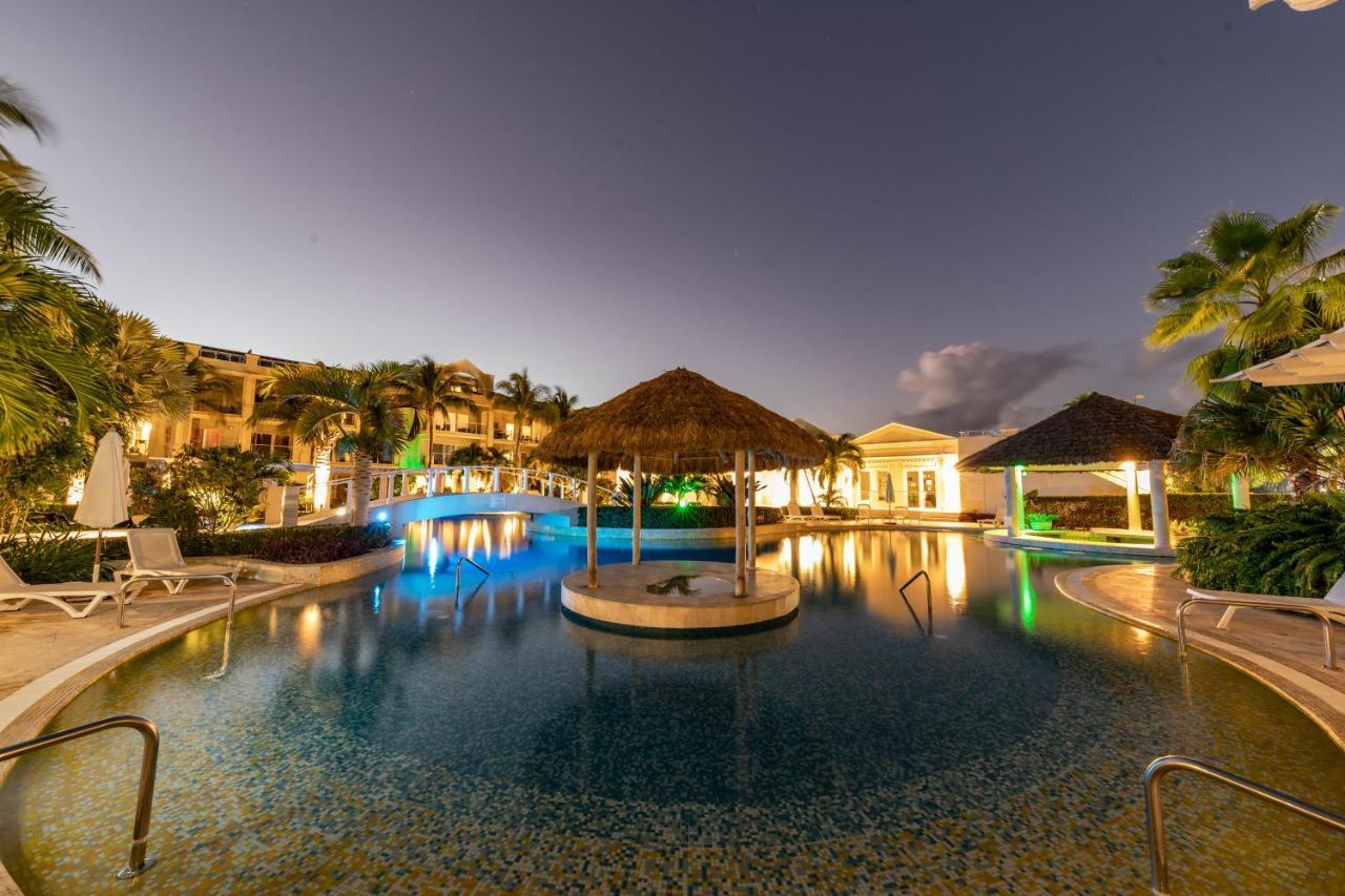 The Atrium Resort Grace Bay Exterior photo