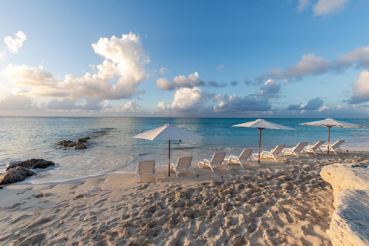 The Atrium Resort Grace Bay Exterior photo