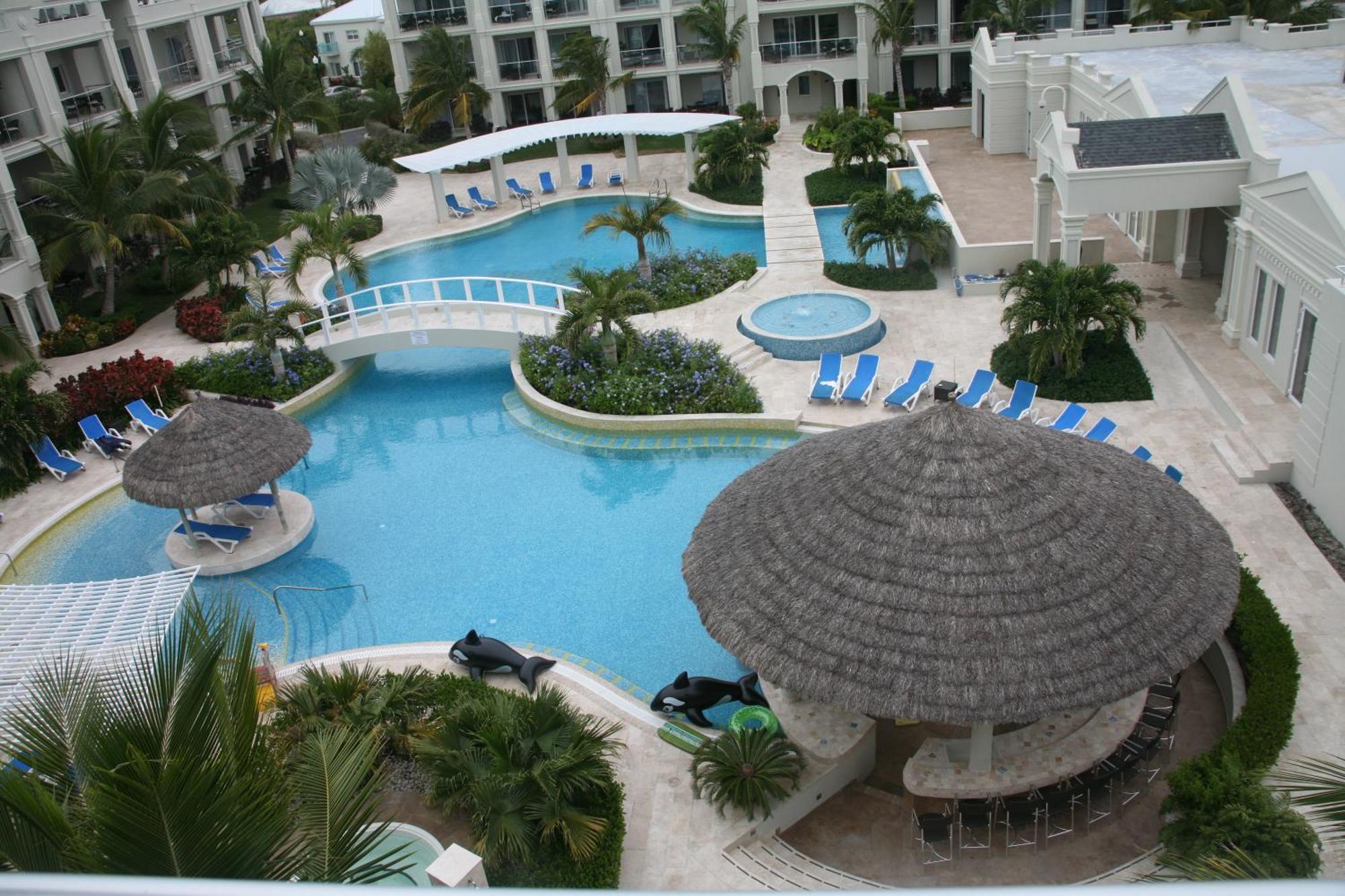 The Atrium Resort Grace Bay Exterior photo