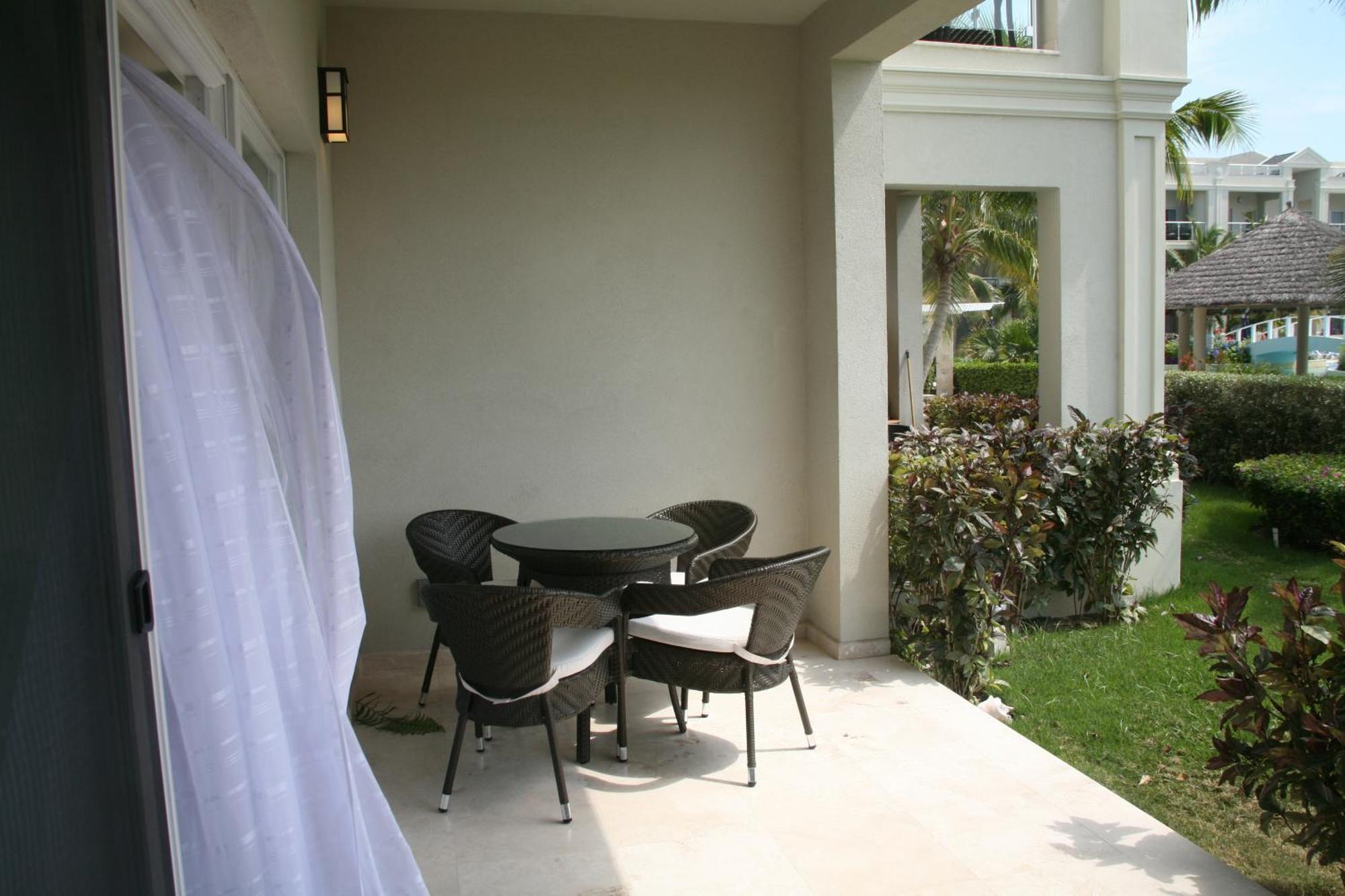 The Atrium Resort Grace Bay Room photo