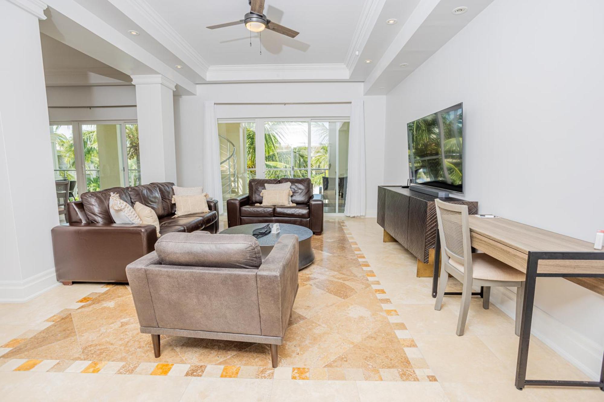The Atrium Resort Grace Bay Exterior photo