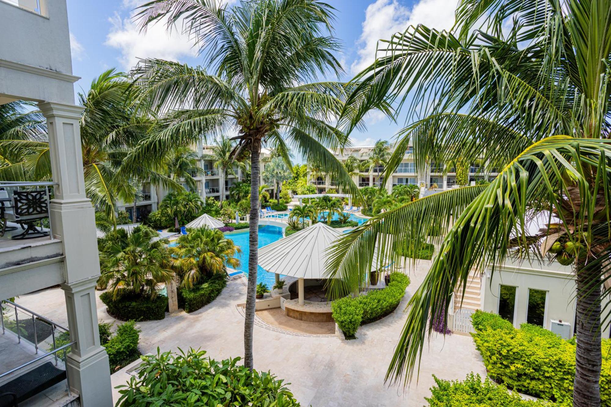 The Atrium Resort Grace Bay Exterior photo