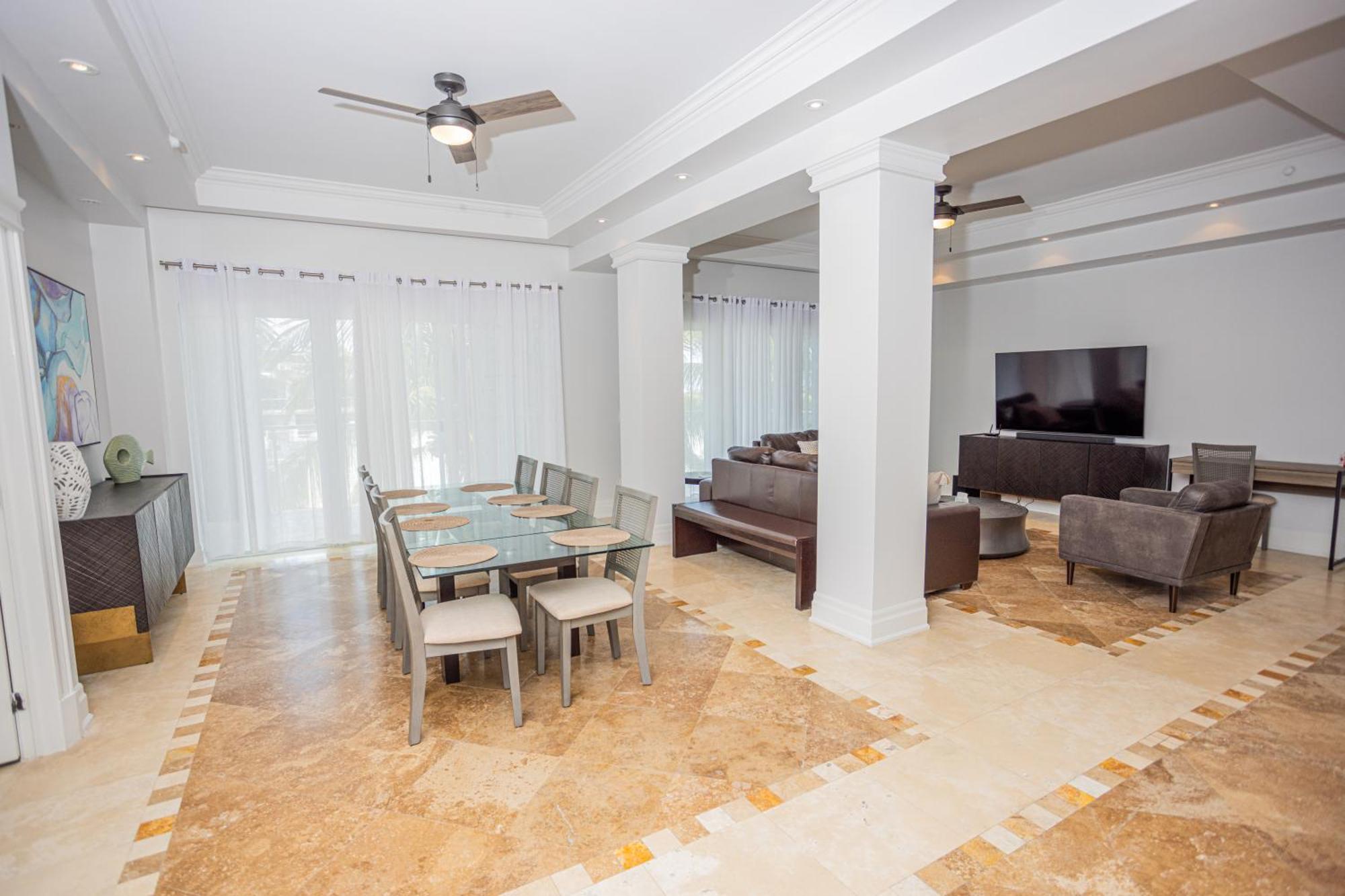 The Atrium Resort Grace Bay Exterior photo