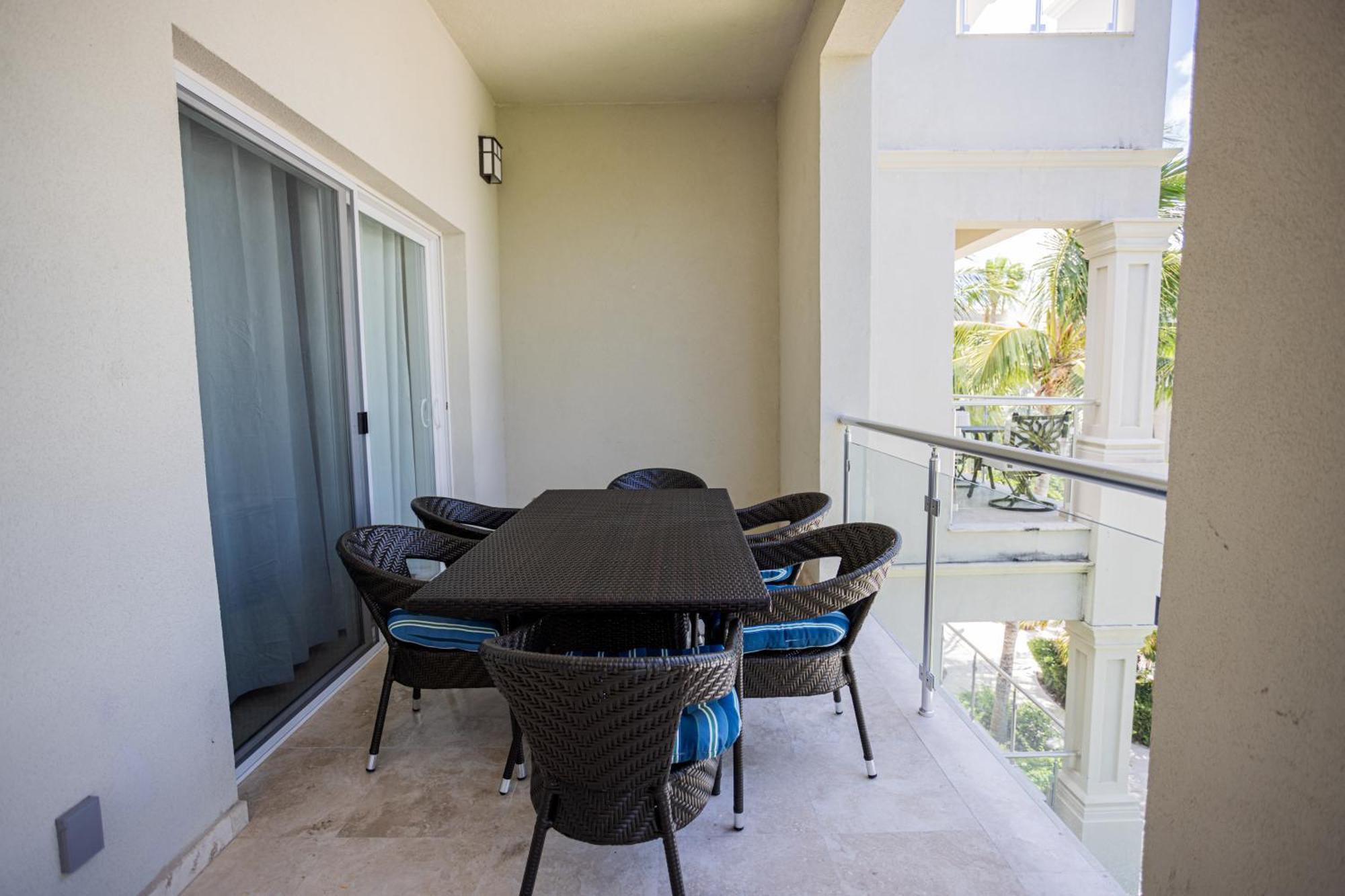 The Atrium Resort Grace Bay Exterior photo